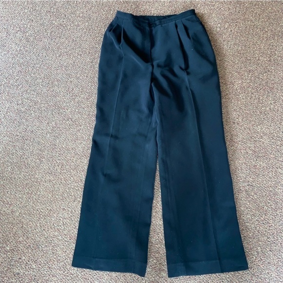 LE Suit trousers in midnight black with front pleats some elastic at the waist. - Picture 2 of 6
